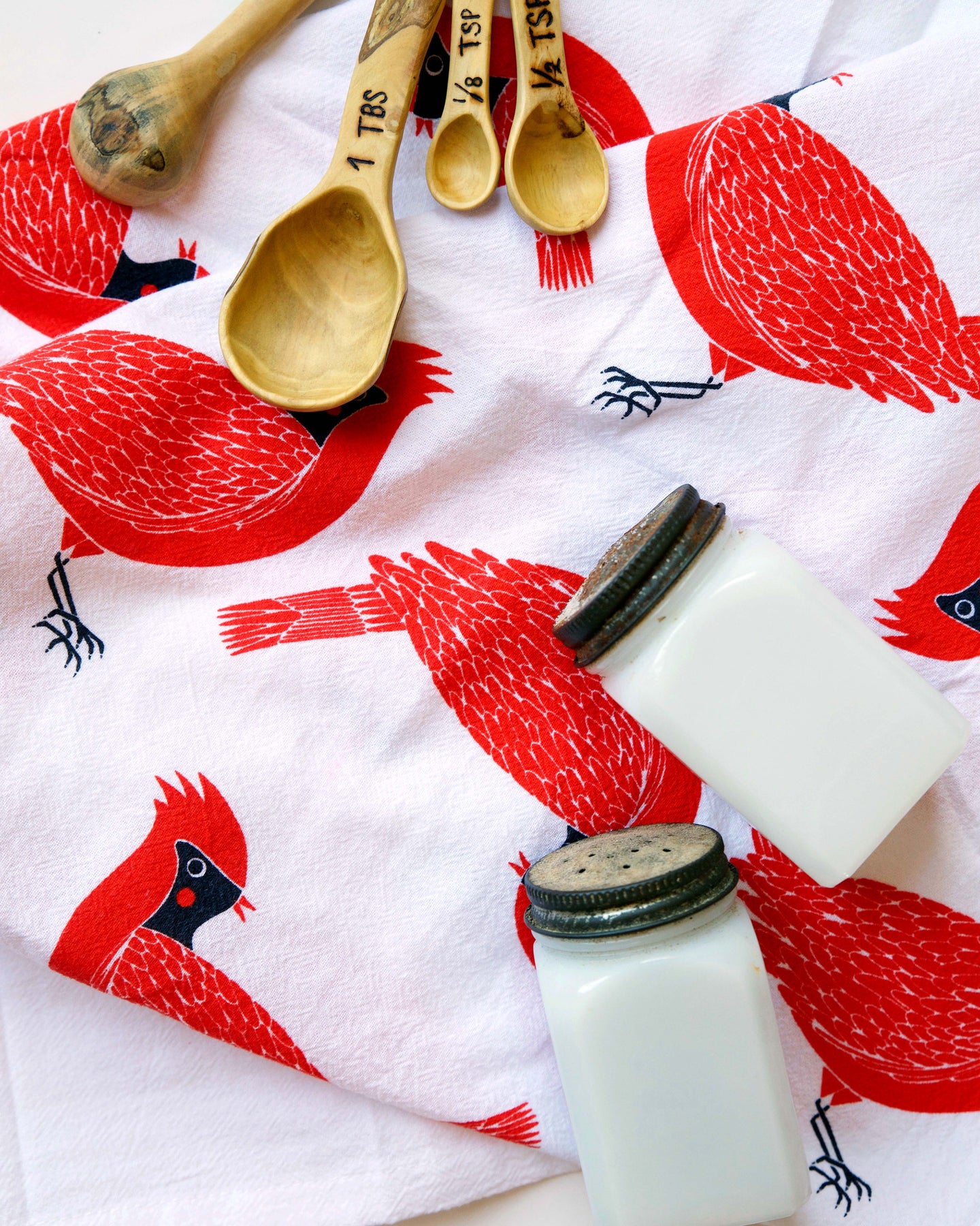 Christmas Birds Tea Towel - Cardinal Flour Sack Towel - Winter Kitchen –  Running Frog Studio